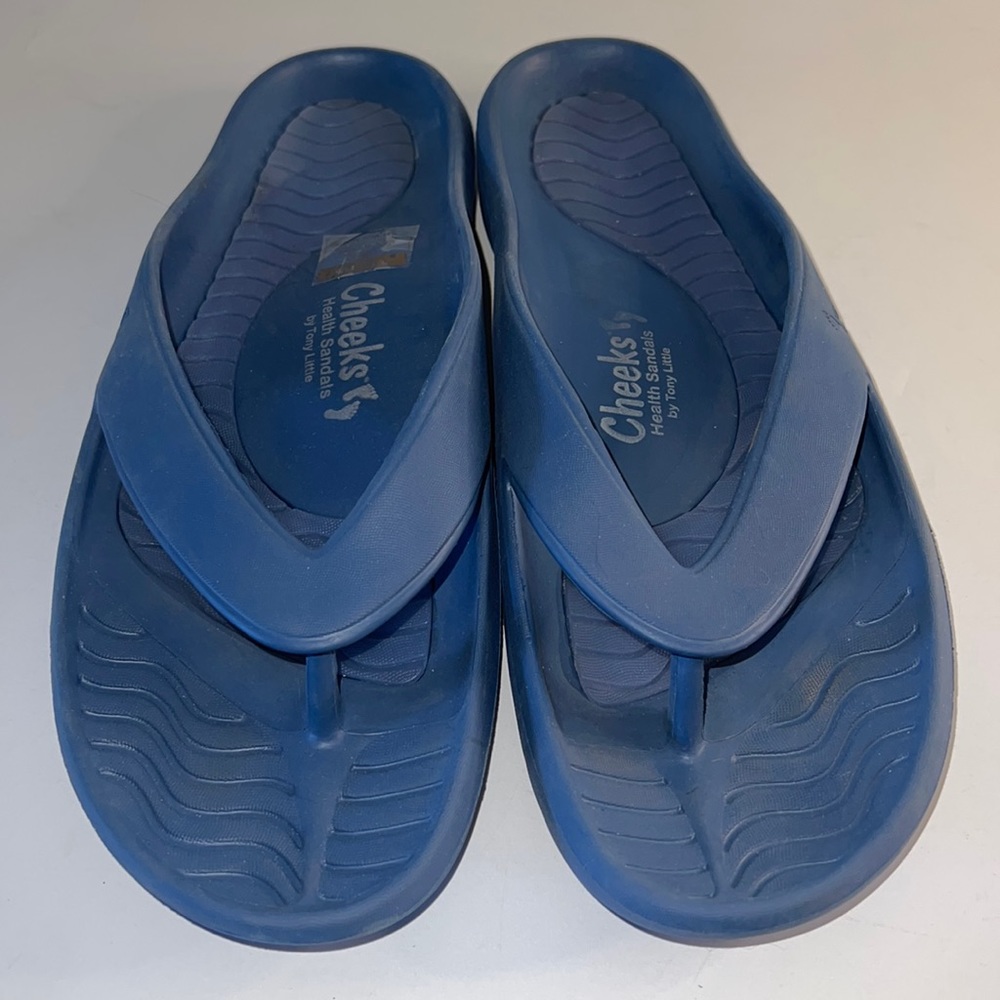 Awesomeness 👍🏼 Cheeks Health Sandal by Tony Little Like New Fashion & Comfort